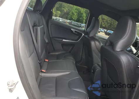 2016 Volvo Xc60 T6 R-Design из США, поврежденный, VIN YV449MRP2G2868348